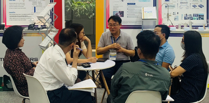 한국광산업진흥회는 지난 26일부터 28일까지 베트남에서 열린 ENTECH Vietnam 2022에 국내 광기업과 공동관을 운영하고 수출 상담을 지원했다. [한국광산업진흥회 제공]