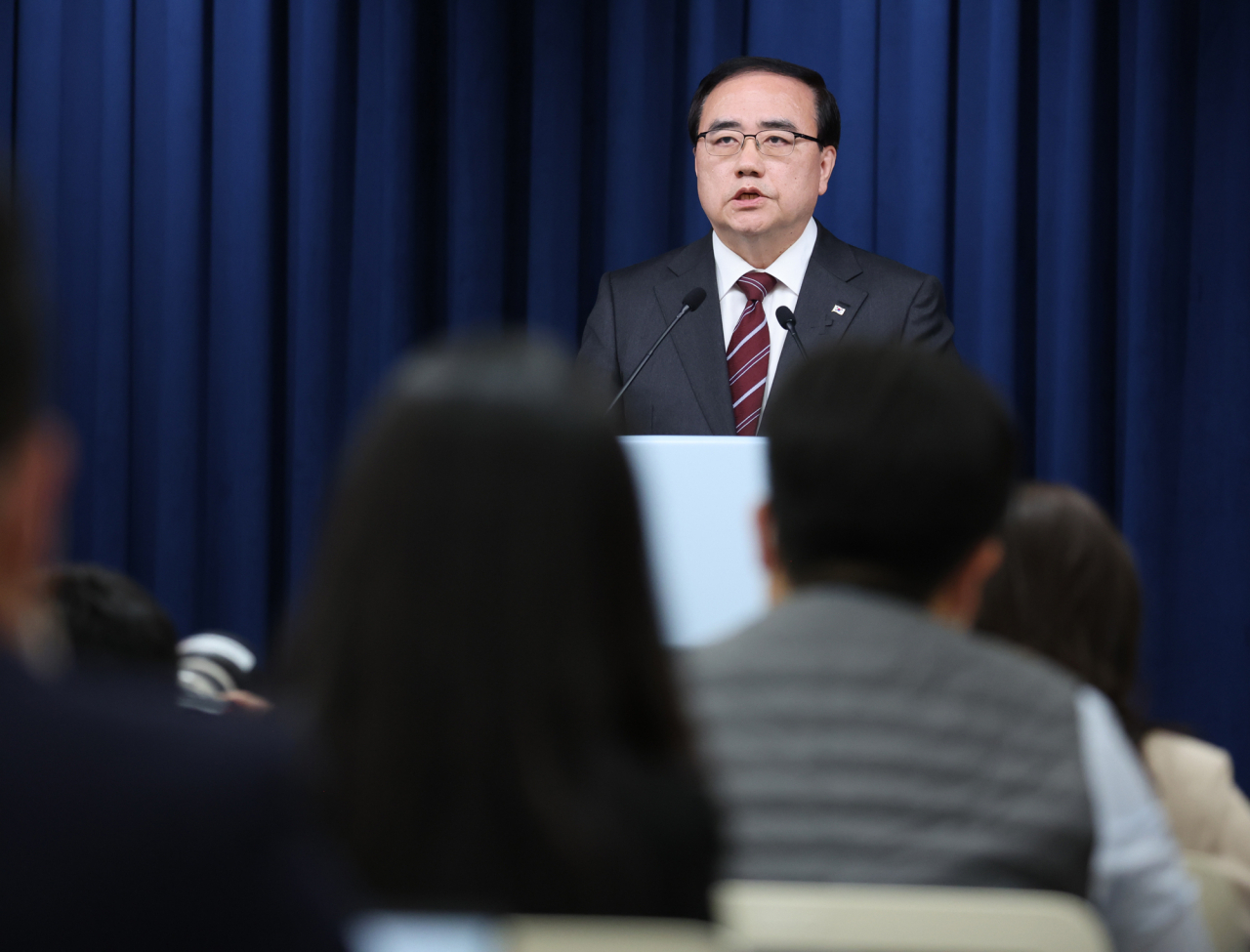 김성한 국가안보실장이 2일 오후 서울 용산 대통령실 청사에서 북한의 탄도미사일 도발 등 현안 관련 브리핑을 하고 있다. [연합]