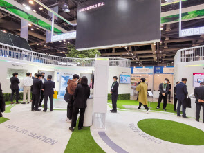 지난 2일 고양시 일산 킨텍스에서 개막한 ‘대한민국 에너지대전’에 ‘건설사’로는 유일하게 참여한 SK에코플랜트의 부스. 이민경 기자