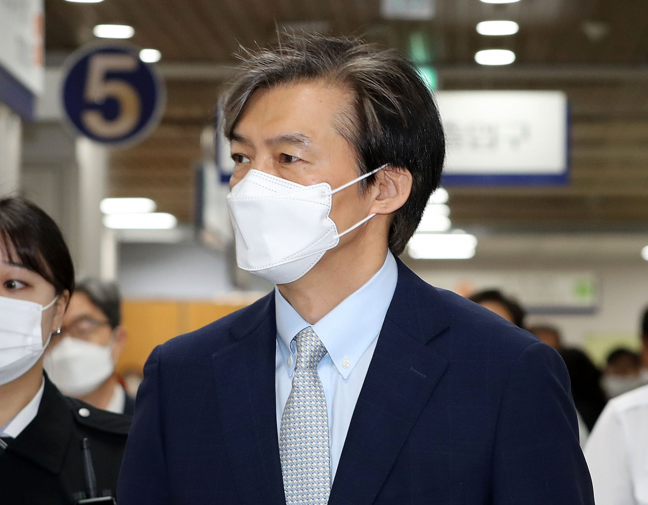 뇌물수수·업무방해 등 혐의를 받는 조국 전 법무부 장관[연합]