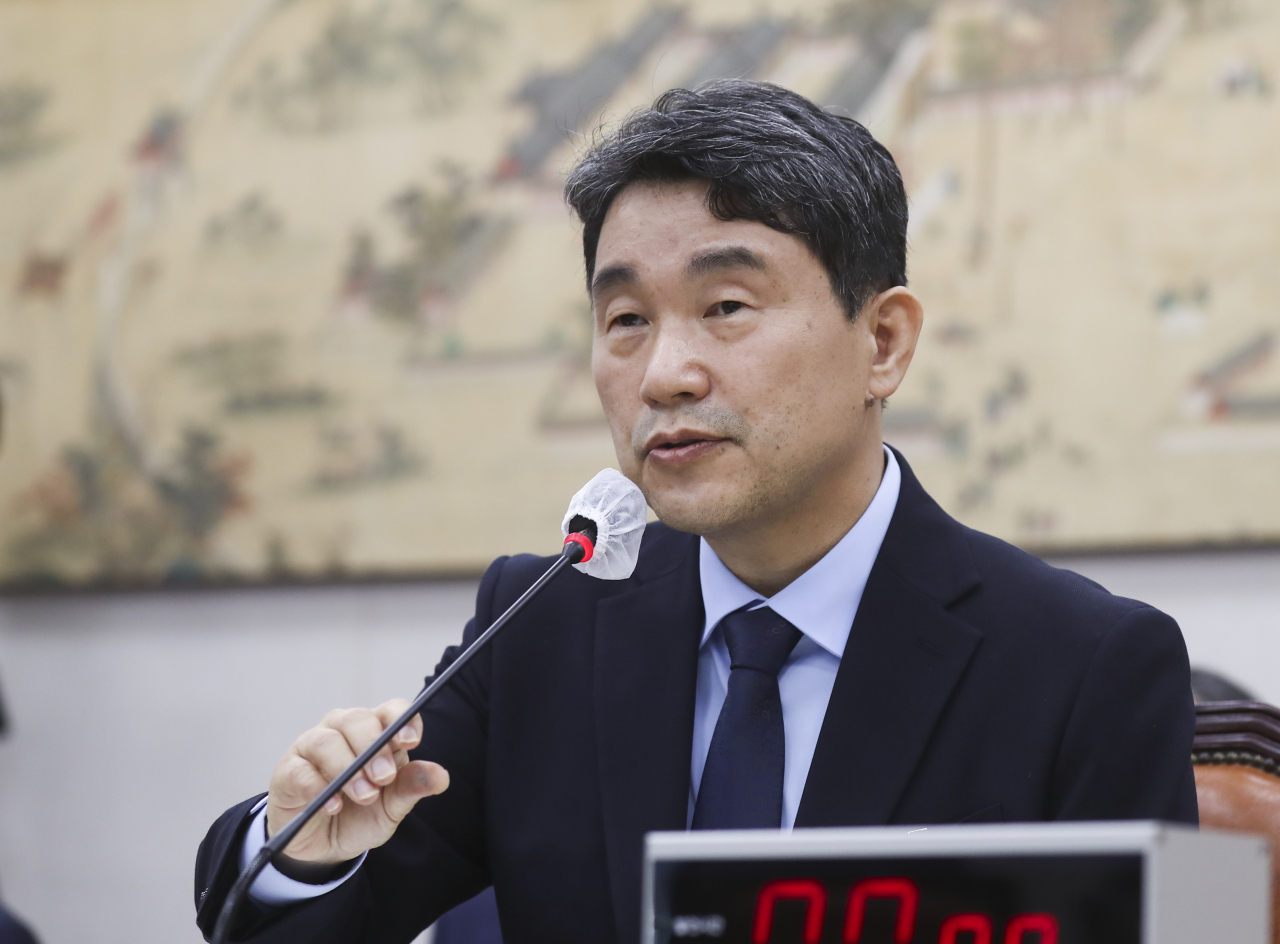 이주호 부총리 겸 교육부 장관 후보자가 지난달 28일 오전 국회 교육위원회에서 열린 인사청문회에서 의원질의에 답변하고 있다. [연합]
