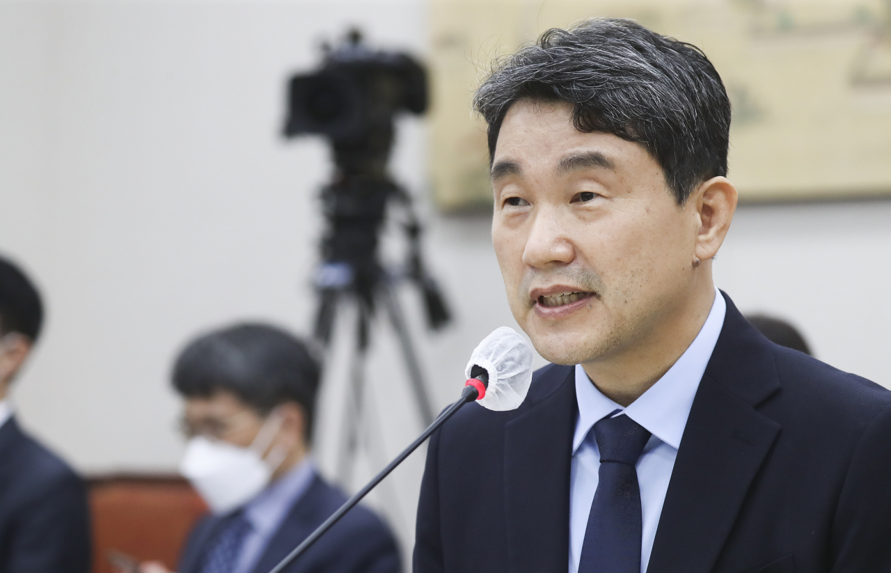 이주호 부총리 겸 교육부 장관 후보자가 28일 오전 국회 교육위원회에서 열린 인사청문회에서 의원질의에 답변하고 있다. [연합]