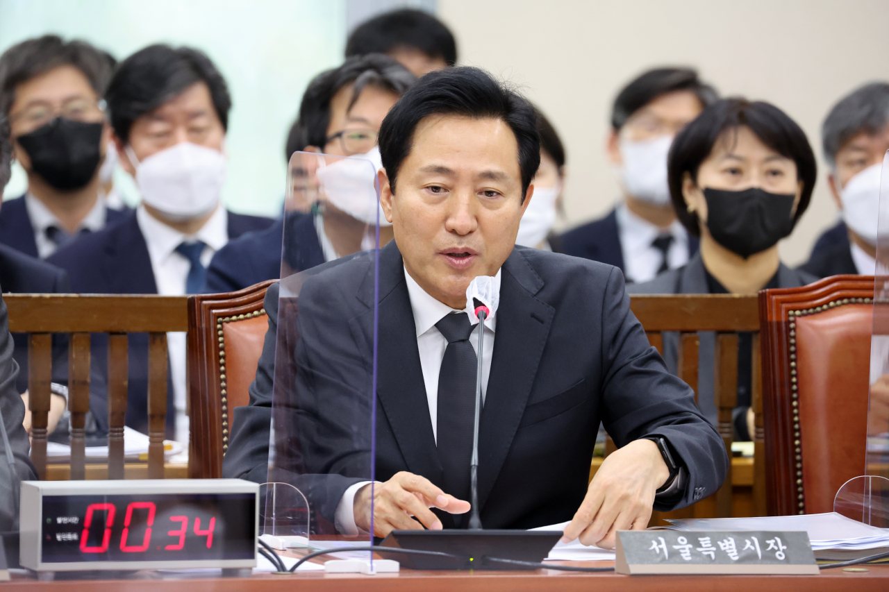 오세훈 서울시장이 7일 오후 국회에서 열린 행정안전위원회 전체회의에서 의원들의 질의에 답변하고 있다. [연합]