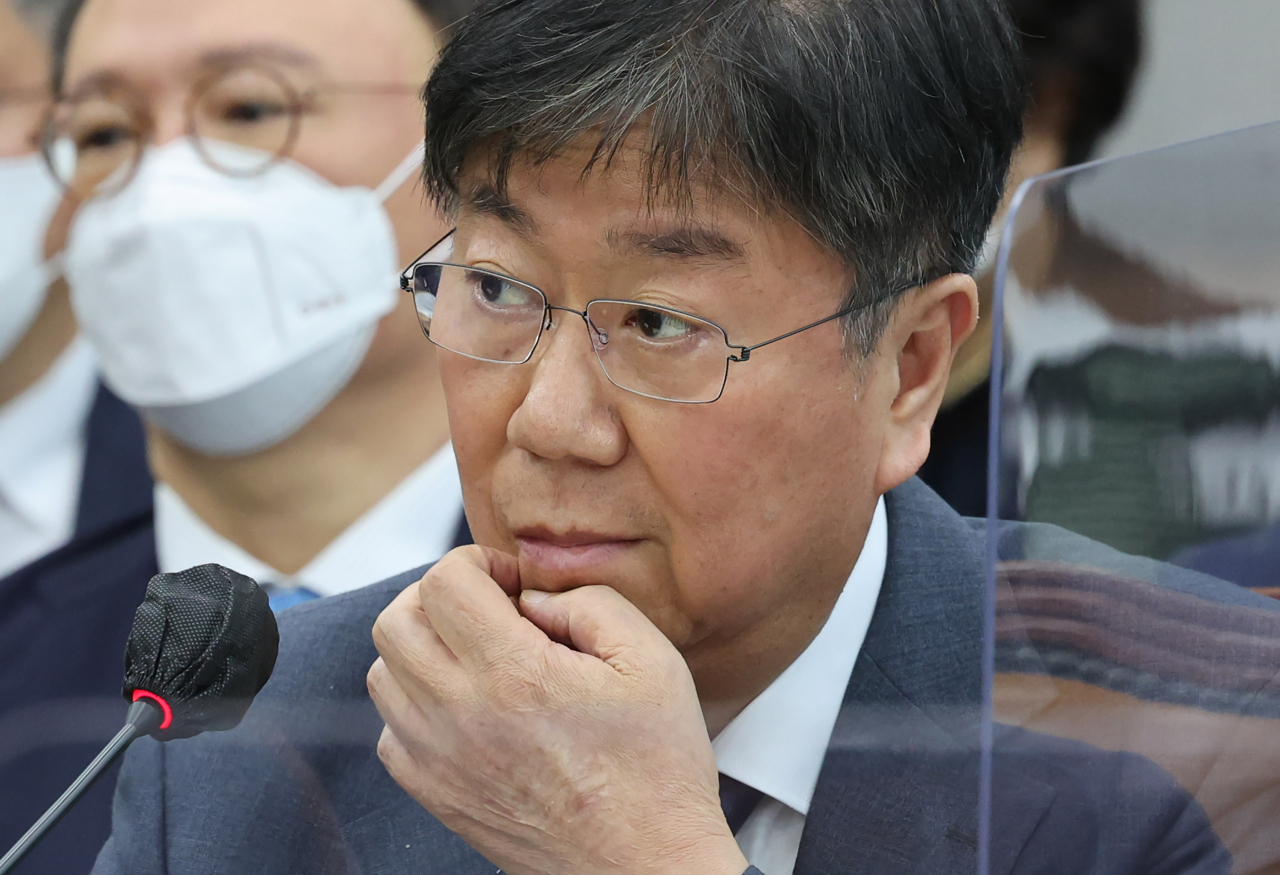 김대기 대통령 비서실장이 8일 오전 국회 운영위원회에서 열린 대통령비서실·국가안보실·대통령 경호처에 대한 국정감사에서 의원질의를 경청하고 있다. [연합]
