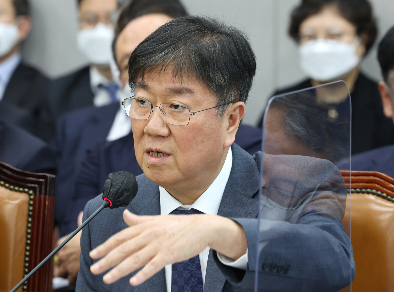 김대기 대통령 비서실장이 8일 오전 국회 운영위원회에서 열린 대통령비서실·국가안보실·대통령 경호처에 대한 국정감사에서 의원질의에 답하고 있다. [연합]