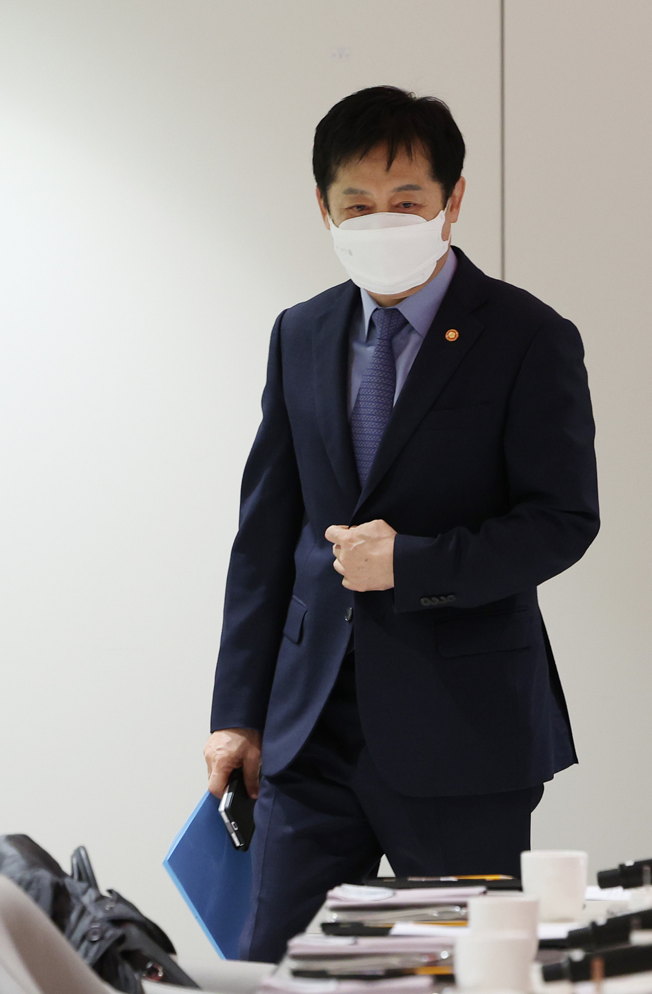 김주현 금융위원장이 9일 오전 서울 중구 은행연합회에서 열린 은행장 간담회에 참석하는 모습. 연합뉴스