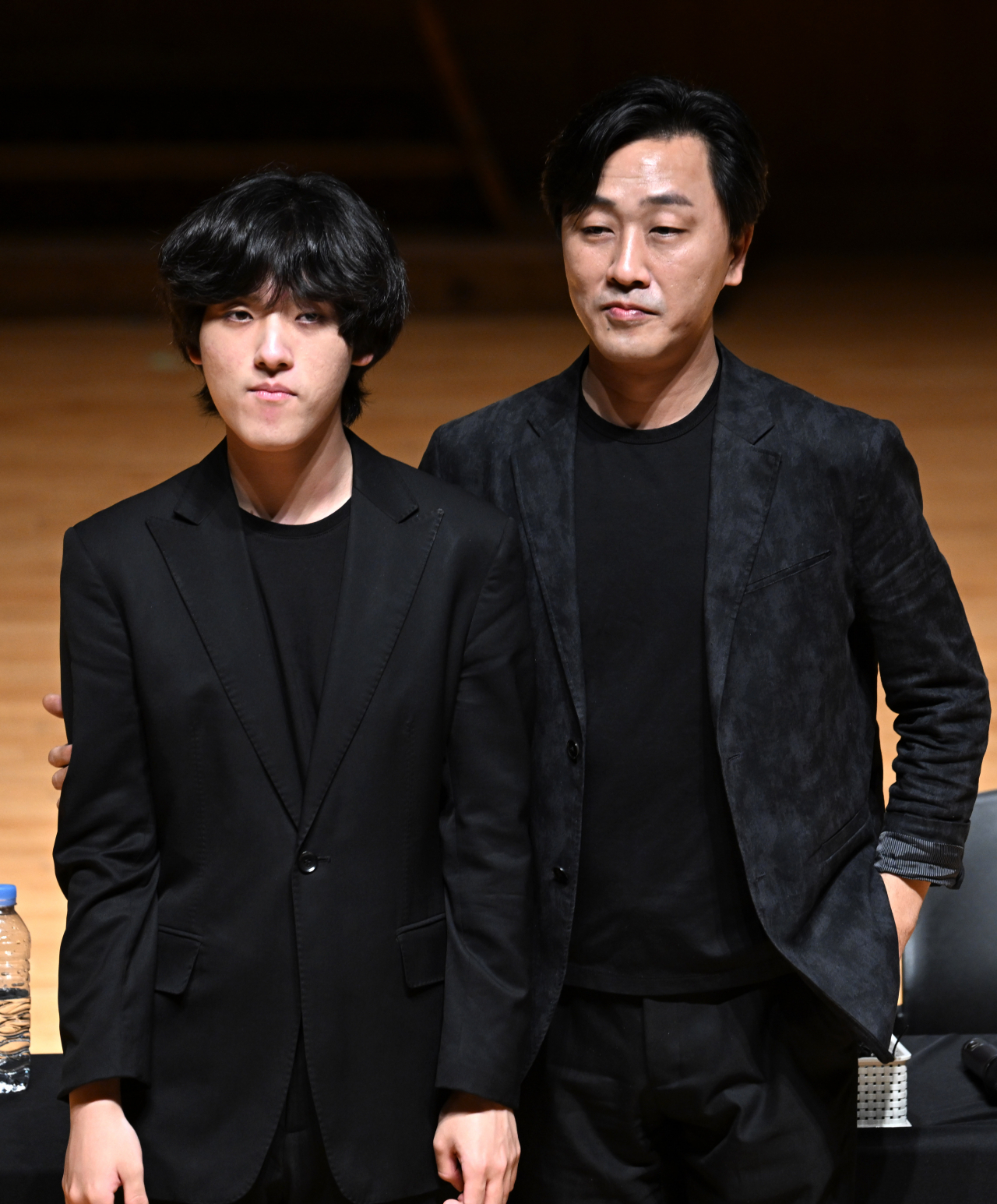 반 클라이번 콩쿠르에서 역대 최연소 우승을 차지한 피아니스트 임윤찬(왼쪽)이 스승인 손민수 한국예술종합대학 교수. 임세준 기자