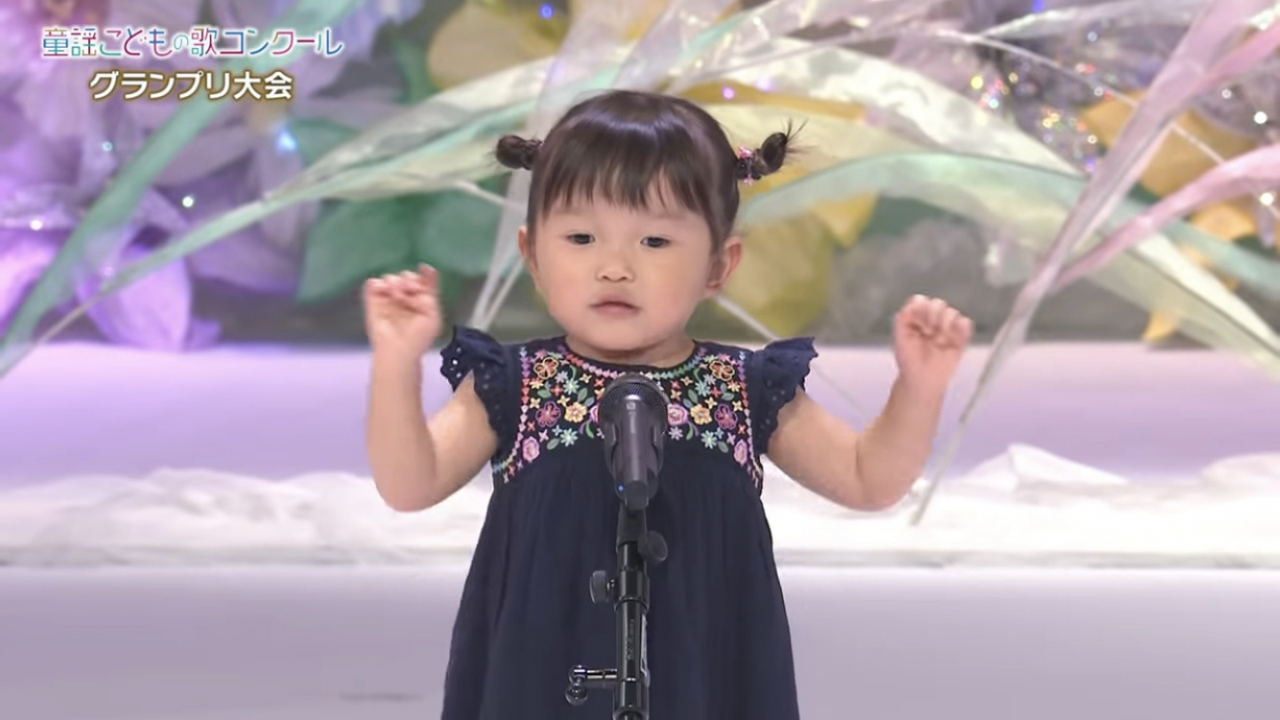 노노카 양이 동요를 부르고 있다. [유튜브 캡처]