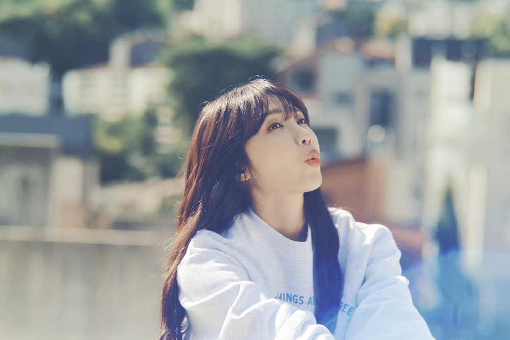 Concept picture of Jung Eun-ji‘s new album “log.” (IST Entertainment)