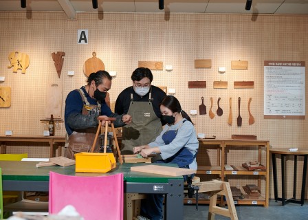 [Weekender] In hyper-connected Korea, a growing urge to unplug