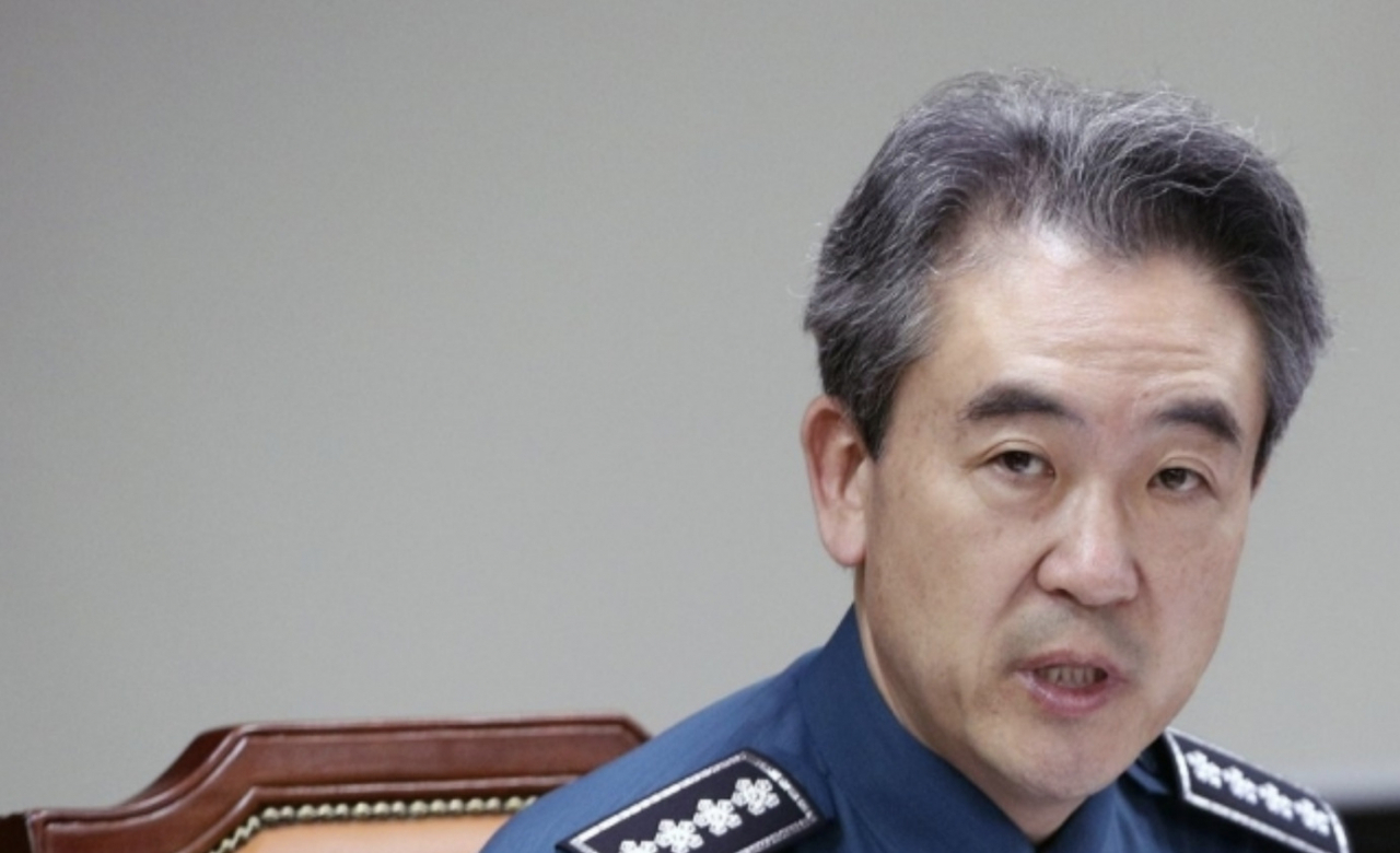 윤희근 경찰청장이 9일 오후 서울 서대문구 미근동 경찰청에서 압사사고 재발 방지를 위한 '인파관리 대책 수립 태스크포스(TF)' 1차 회의를 주재하며 인사말을 하고 있다. [연합]