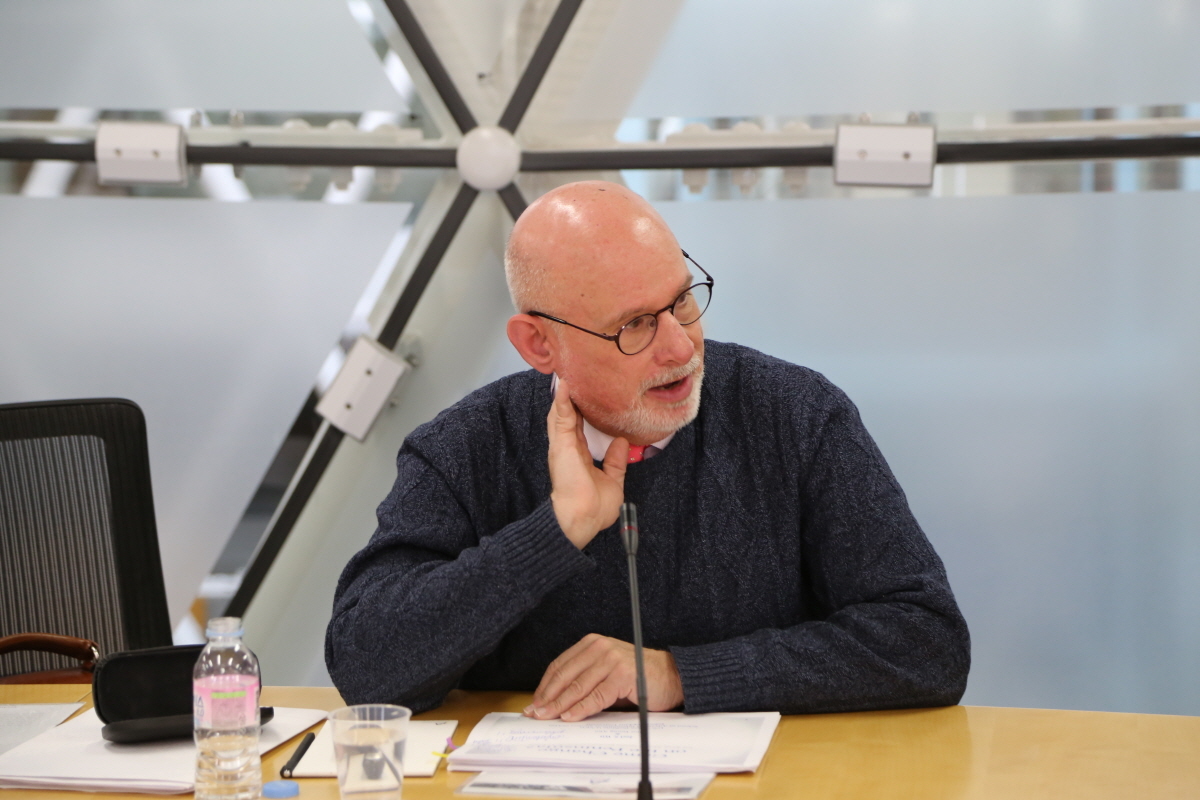 Joel Wit speaks during a closed roundtable meeting hosted by the Asan Institute for Policy Studies based in Seoul in 2015. (The Asan Institute for Policy Studies)