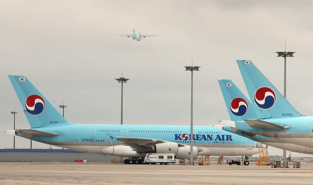 영종도 인천국제공항 제2여객터미널의 대한항공 항공기. [연합]