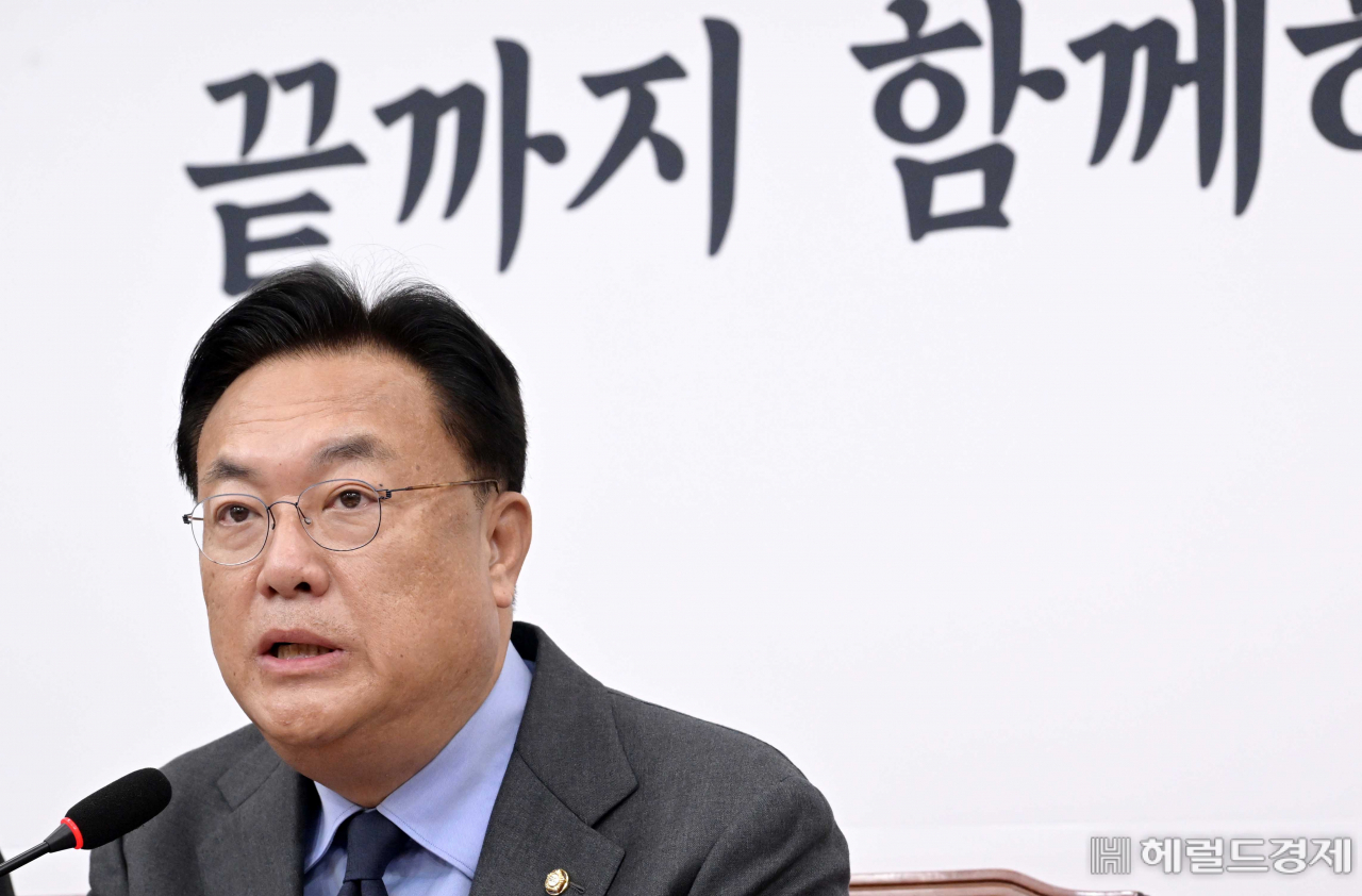 정진석 국민의힘 비대위원장이 17일 서울 여의도 국회에서 열린 비상대책위원회회의에서 발언하고 있다. [이상섭 기자]
