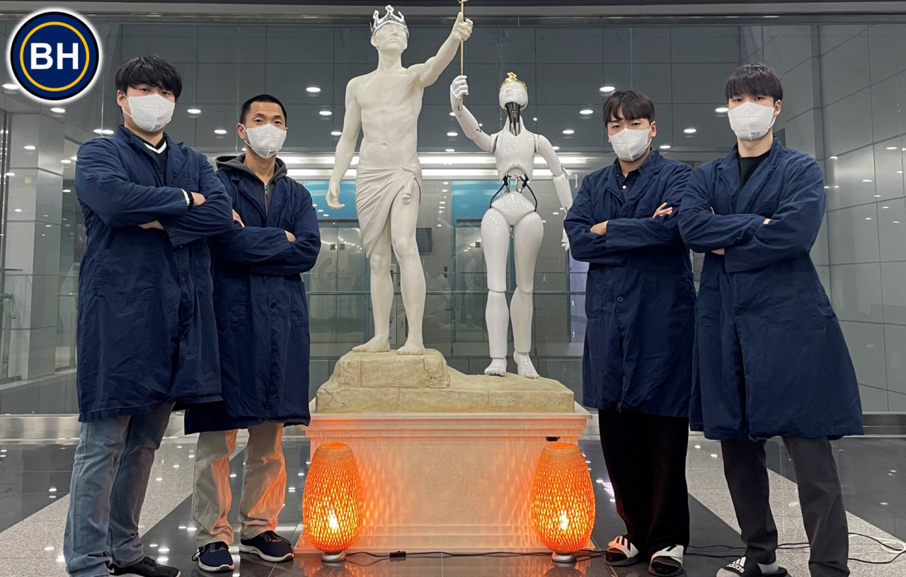 DGIST 로봇및기계전자공학과 김봉훈 교수(왼쪽에서 두번째)와 연구진들.[DGIST 제공]
