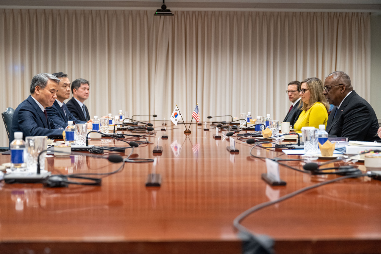 Secretary of Defense Lloyd J. Austin III and South Korean Defense Minister Lee Jong-sup engage in a bilateral exchange at the Pentagon, Washington, D.C., Nov. 3, 2022. (DoD photo by U.S. Navy Petty Officer 2nd Class Alexander Kubitza)