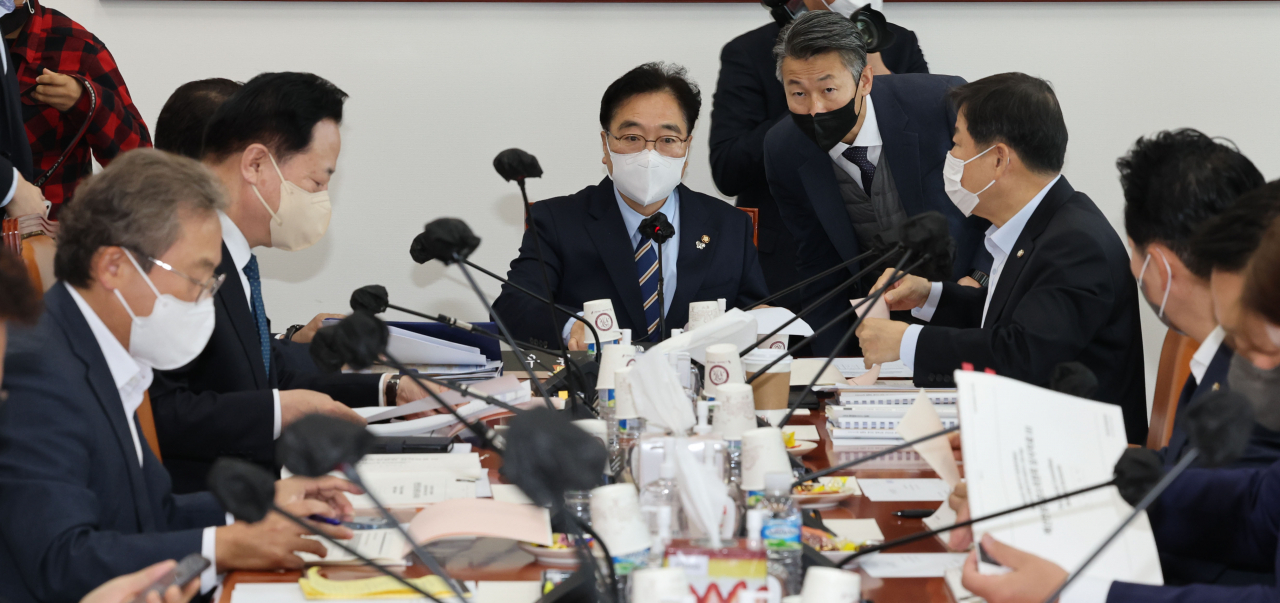 예산결산특별위원회 제2차 예산안등조정소위원회가 18일 서울 여의도 국회에서 우원식 예결위원장 주재로 열리고 있다. [연합]