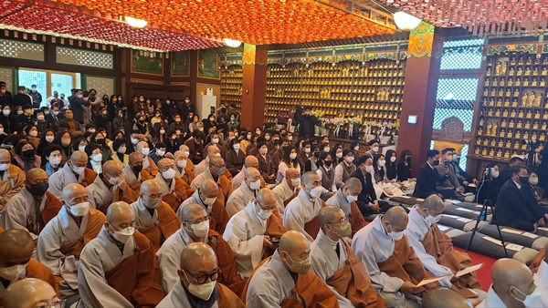 빛고을포교원 1주년 기념식이 20일 지역 스님과 사대부중, 신도회 인사들이 참석한 가운데 열리고 있다.