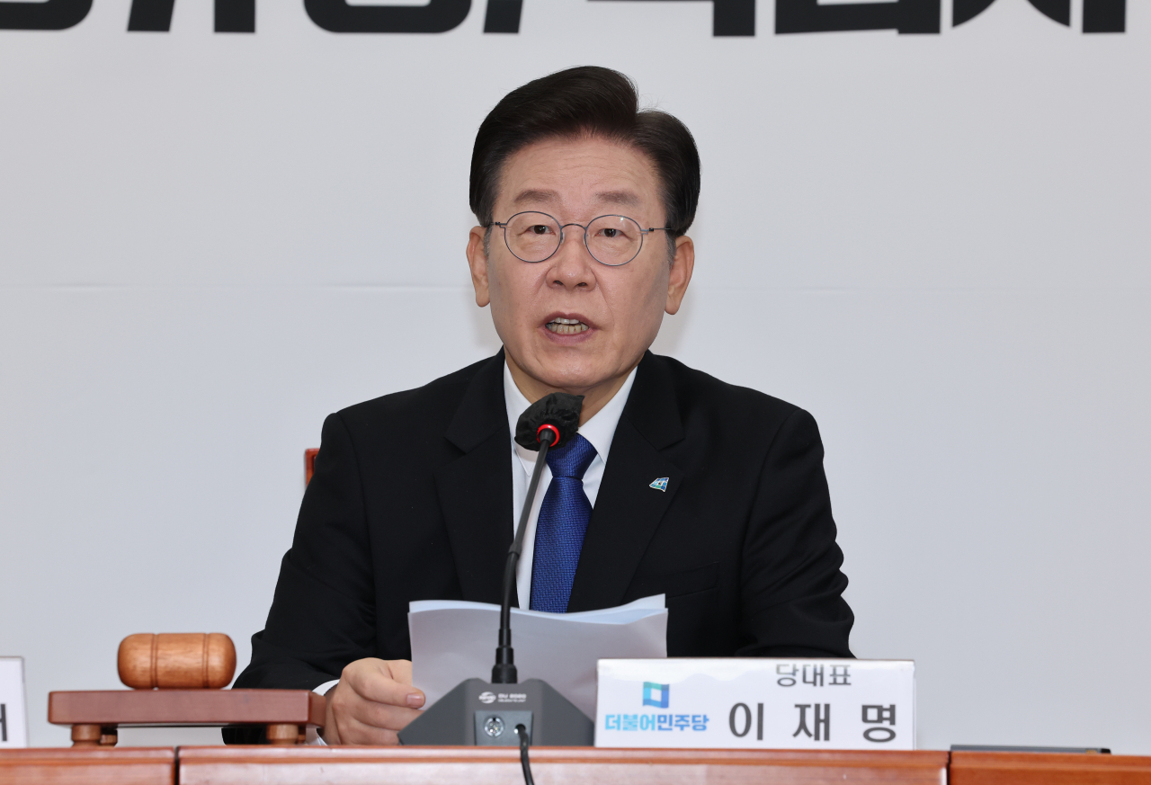 더불어민주당 이재명 대표가 21일 국회에서 열린 최고위원회에서 발언하고 있다. [연합]