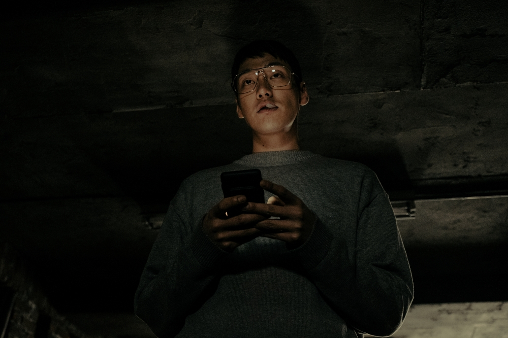 Kim Young-kwang plays a serial killer, Seong Yun-o, in “Somebody.” (Netflix)