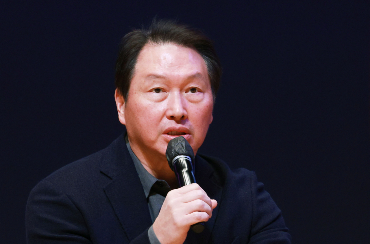 최태원 SK그룹 회장이 지난 3일 서울 코엑스에서 스파크랩 주최로 열린 데모데이 행사에서 토크콘서트를 하고 있다. [연합]