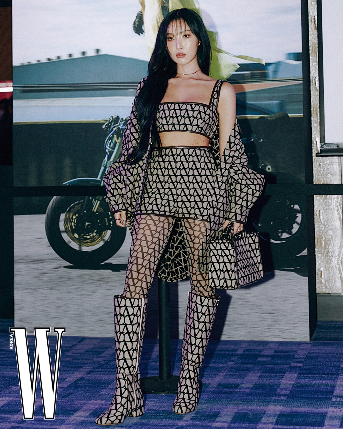 자선행사에 패션모델로 참가한 마마무 멤버 화사