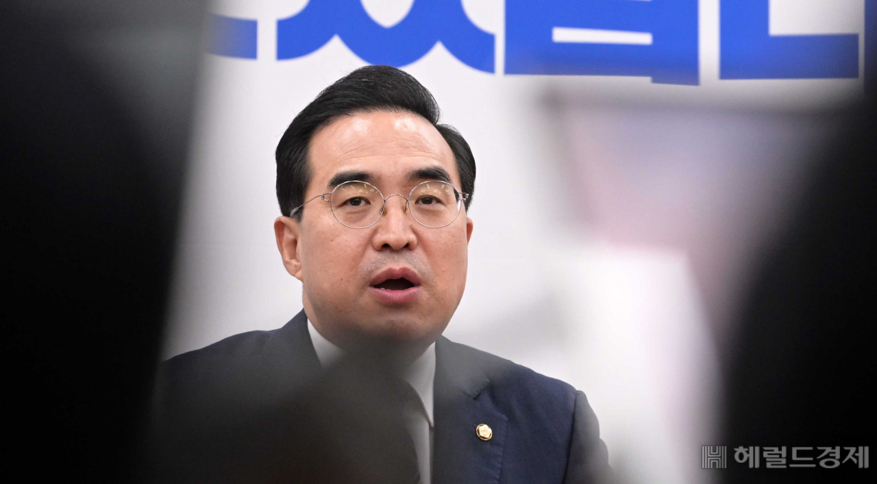 박홍근 더불어민주당 원내대표가 29일 오전 서울 여의도 국회에서 열린 원내대책회의에서 모두발언을 하고 있다. 이상섭 기자