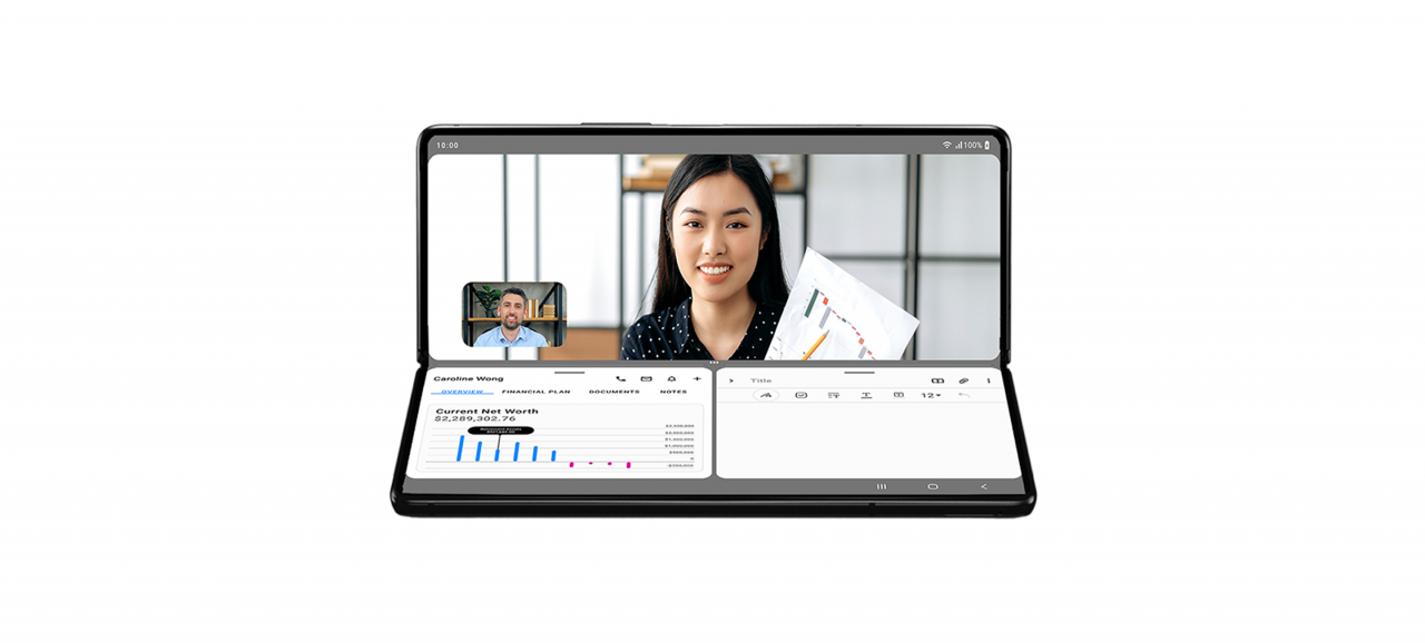 삼성전자 갤럭시Z폴드4에서 IBM iX와 금융사가 개발한 솔루션을 활용하는 모습. [삼성전자 제공]