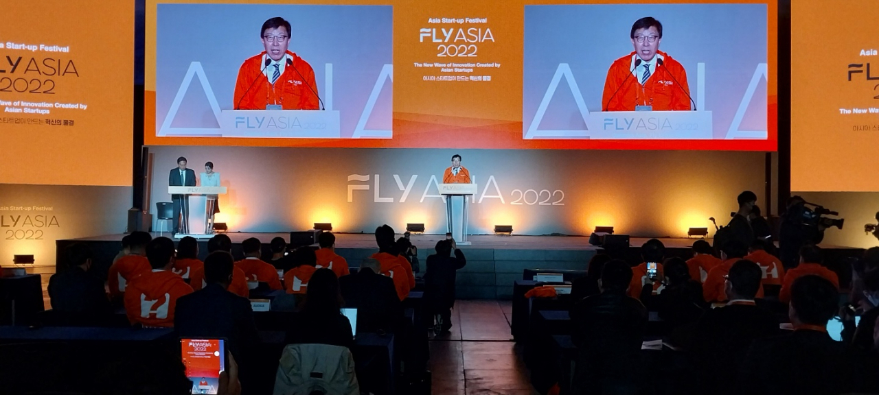박형준 부산시장이 ‘FLY ASIA 2022’ 개막사를 하고 있다. 윤정희 기자