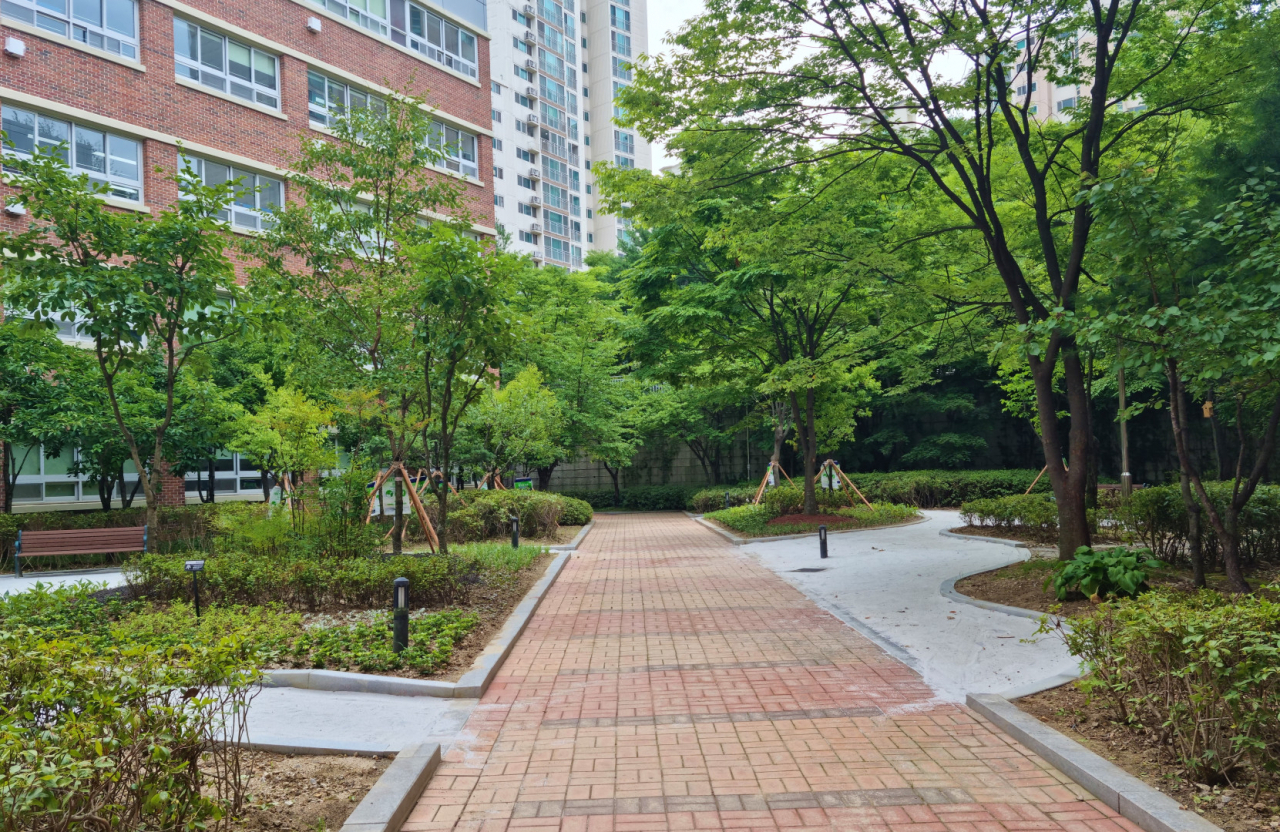 보라중에 조성된 학교 숲[용인시 제공]