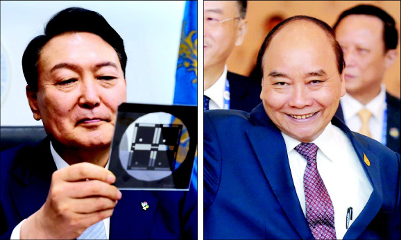 윤석열 대통령(왼쪽)은 오는 5일 응우옌 쑤언 푹 베트남 국가주석(오른쪽)과 정상회담을 개최한다. [대통령실·AP]