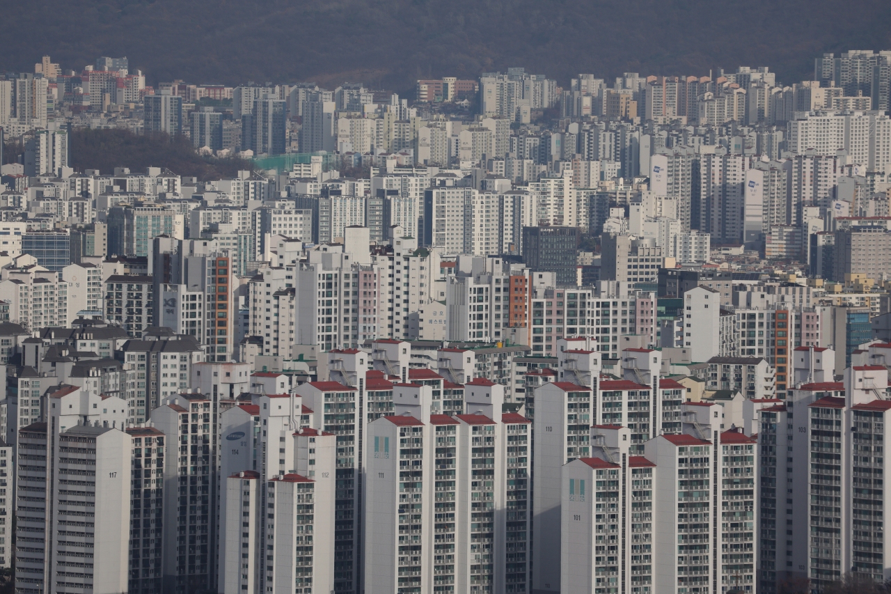 지난 달 27일 남산에서 바라본 서울시내 아파트 단지. [연합]