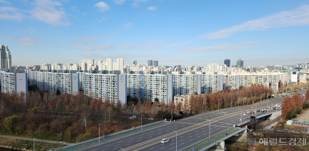 “우리가 더 높게”…‘35층 룰’ 폐지에 점화된 재건축 바벨탑 경쟁 [부동산360]