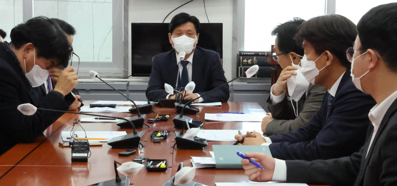 1일 오후 서울 여의도 국회에서 열린 과학기술정보방송통신위원회 안건조정위원회에서 조승래 안건조정위원장이 첫 회의를 주재하고 있다. 연합뉴스
