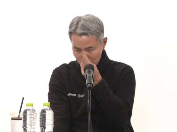 거래소의 위믹스 상장폐지 발표후 장현국 대표가 눈물을 보이고 있다. [위메이드 유튜브]