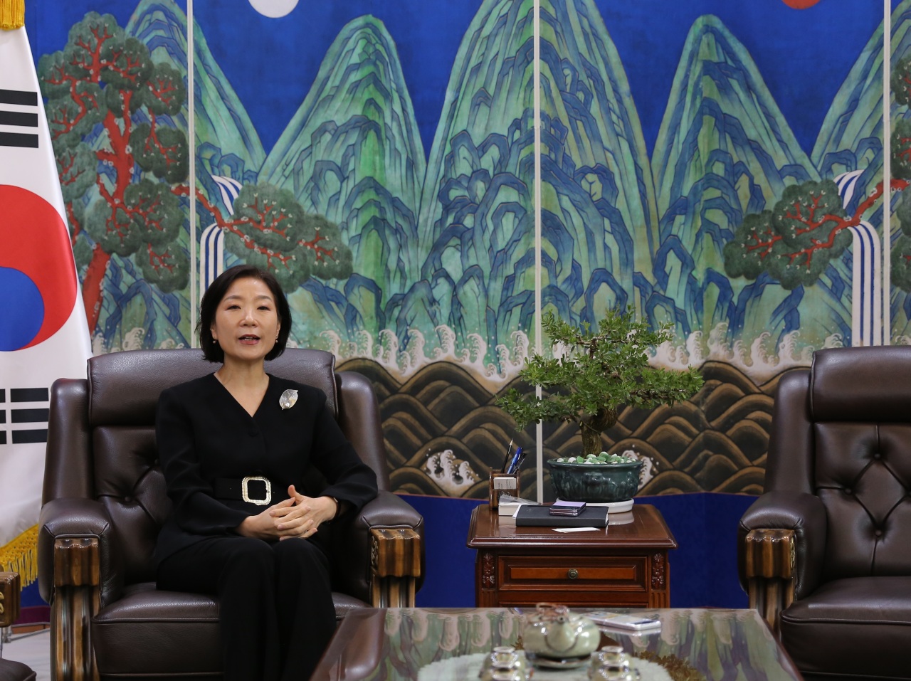 South Korea's first female ambassador to Vietnam Oh Young-ju speaks with The Korea Herald at the Korean Embassy in Hanoi on Nov. 22. (The Korea Herald)
