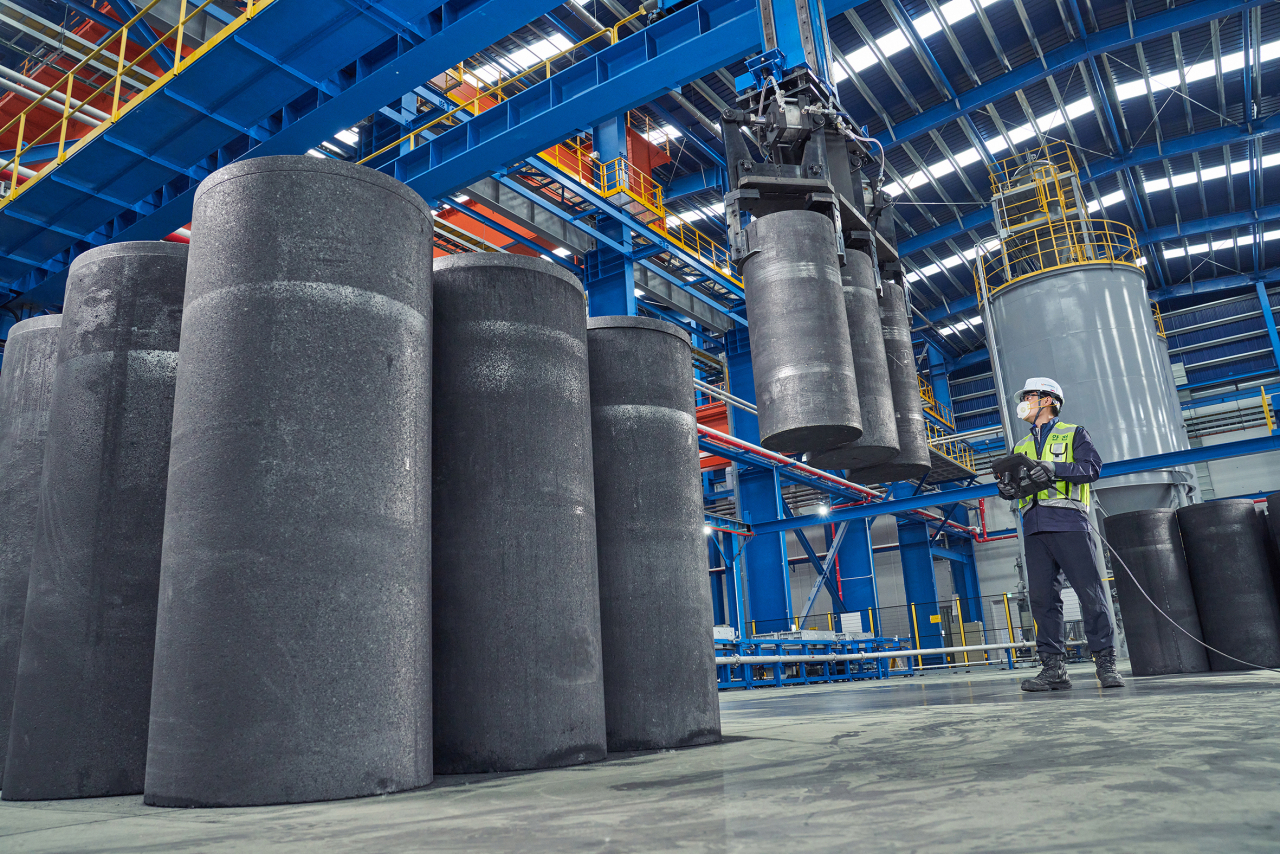 Posco Chemicals’ anode materials manufacturing plant in Pohang, North Gyeongsang Province. (Posco Chemical)