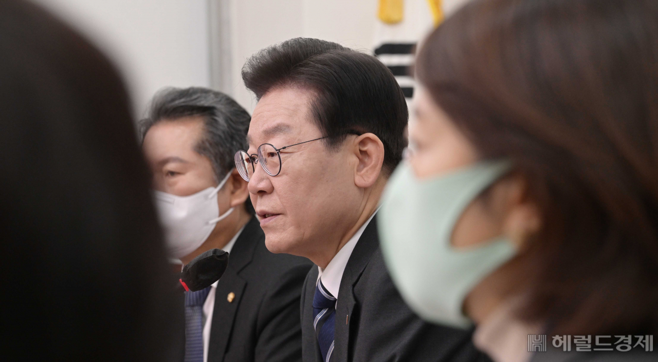 이재명 더불어민주당 대표가 7일 오전 서울 여의도 국회에서 열린 최고위원회의에서 발언하고 있다. 이상섭 기자