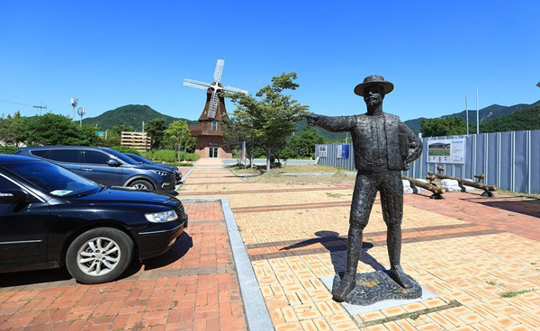 강진군 하멜기념관 하멜 동상.