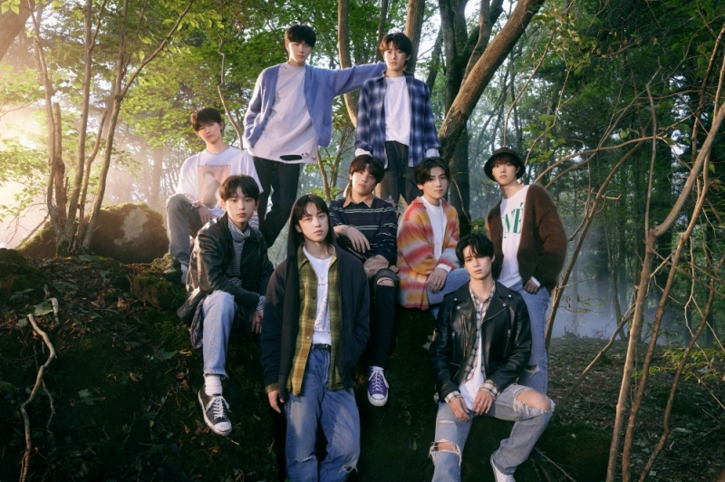 Concept image of &Team's debut album "First Howling: Me" (Hybe Labels Japan)