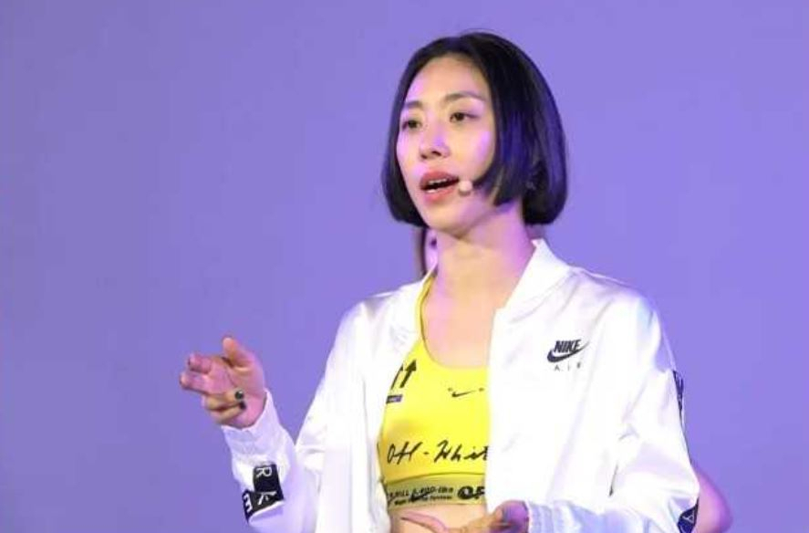 클래스101 한국 크리에이터 대표 원밀리언 댄스 스튜디오의 리아킴. 클래스101은 미국과 일본에 리아킴의 강좌를 비롯, 한국의 번역 클래스를 선보인 결과 이들 강좌의 거래액이 현지 누적 거래액의 약 36%를 차지했다고 밝혔다. 일부 클래스는 1억원 이상 판매된 것으로 알려졌다. [클래스101 제공]