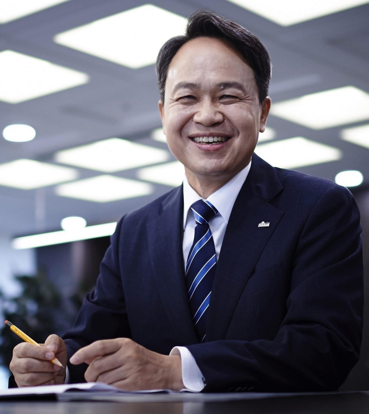 진옥동 신한은행장이 신한금융 차기 회장 후보로 최종 선정됐다.