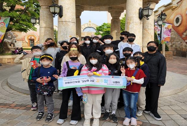 해군부사관들의 선행 ‘취약계층 아름다운 주거환경 만들기’ 화제