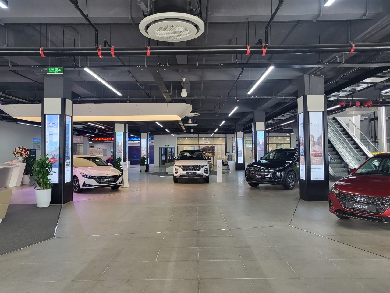 하노이 소재 현대차의 한 딜러 매장(Hyundai Đ&ocirc;ng Đ&ocirc;). 김지윤 기자