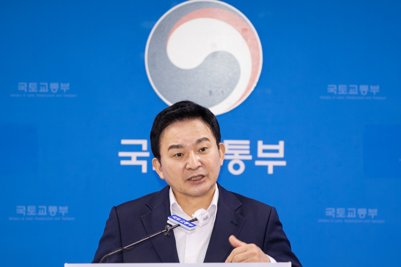 12일 정부세종청사 국토교통부 기자실을 찾은 원희룡 국토교통부 장관. [국토교통부 제공]