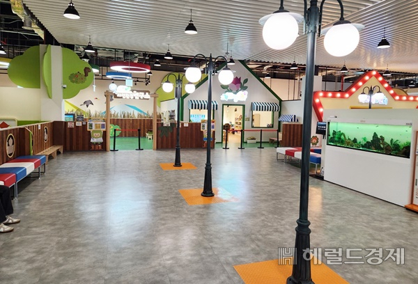 13일 어린이·청소년 직업체험시설인 순천만잡월드 직장 폐쇄로 내부가 썰렁하다. /박대성 기자.