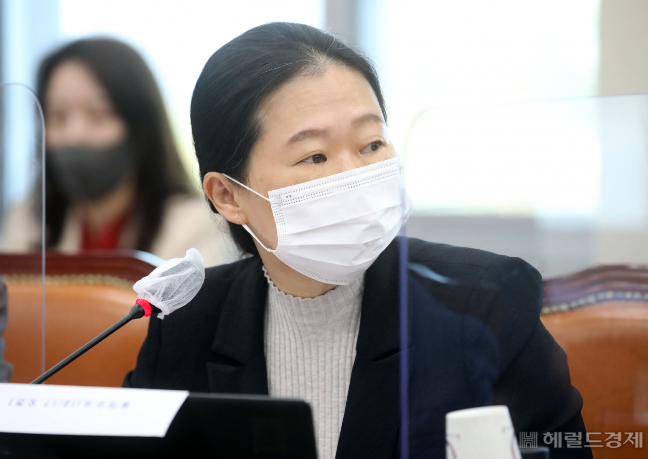 권은희 국민의힘 의원이 서울 여의도 국회 교육위원회에서 열린 국가교육위원회에 대한 국정감사에서 질의를 하고 있다.[헤럴드DB]
