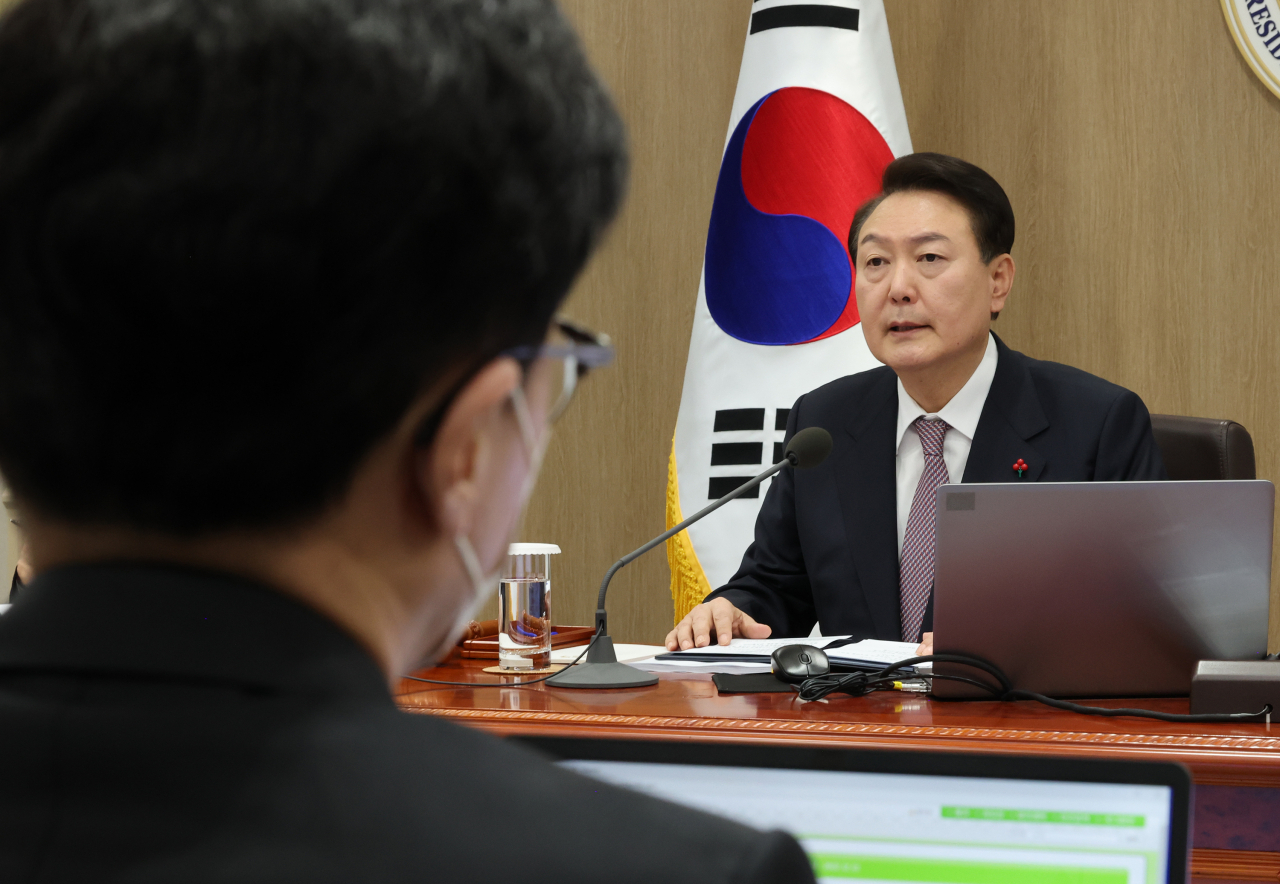 윤석열 대통령이 13일 오전 서울 용산 대통령실 청사에서 국무회의를 주재하고 있다. [연합]