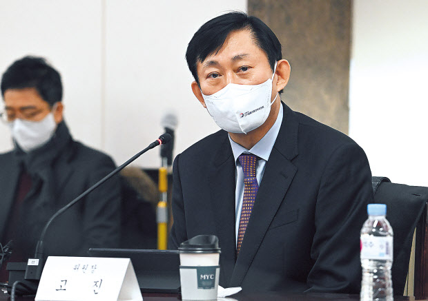 15일 서울 종로구 정부서울청사에서 디지털플랫폼정부위원회 전체회의가 열린 가운데 고진 위원장이 인사말을 하고 있다. 임세준 기자