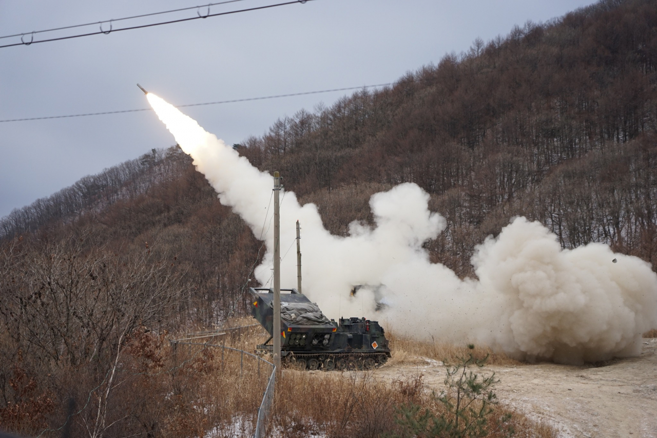 주한미군 보병2사단은 14일 SNS를 통해 북한이 도발로 규정하고 포사격의 빌미로 삼았던 이달 초 훈련 장면을 공개하면서 정기적인 사격연습이었다고 밝혔다. [미 보병2사단 페이스북]